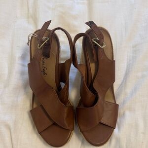 American Eagle Outfitters Tan Leather Sandals
